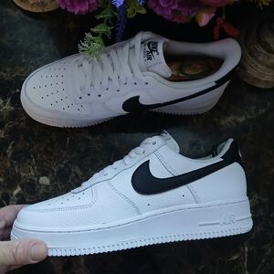 Nike Air Force 1 07 Pebbled Leather Streetwear ShoesSize 9 Men/10.5 Women